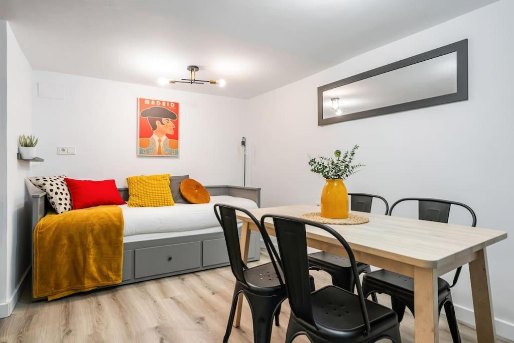 Acogedor Apto Tirso De Molina マドリード エクステリア 写真